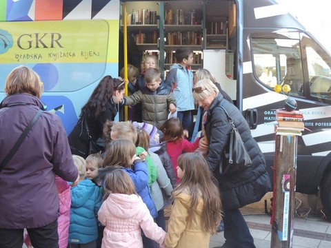 Predstavljen Gradski bibliobus: s novim vozilom u potragu za dobrim knjigama i avanturama