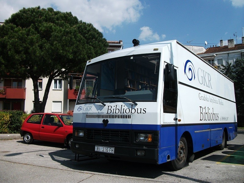 Javno nadmetanje za prodaju bibliobusnog vozila